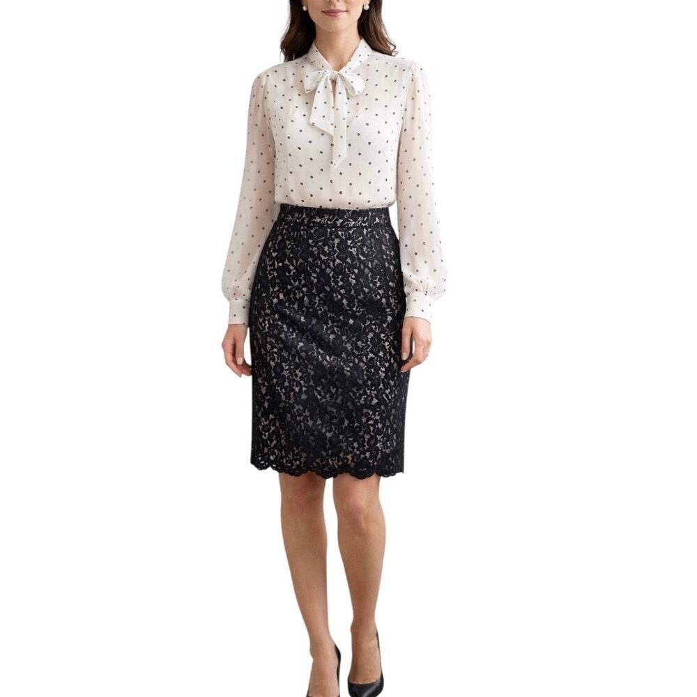 White House Black Market Lace Pencil Skirt Nude Lining Scalloped Hem Size 2
